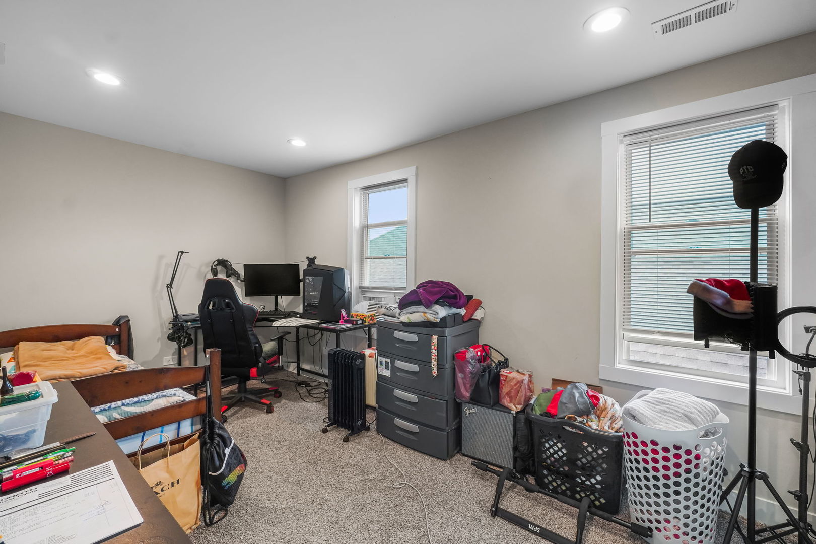 1906 South 60th Court Cicero, IL 60804 - Photo 31 of 40 a livingroom with workspace and a window