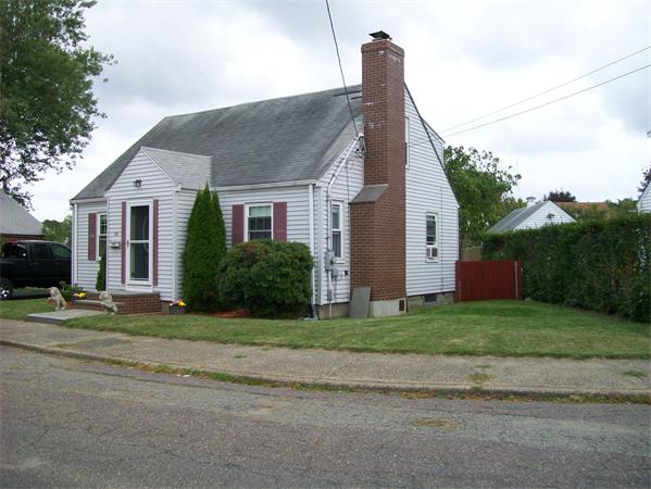 15 Pond View Road Lynn, MA 01904 - Photo 3 of 28 Gallery Image 3