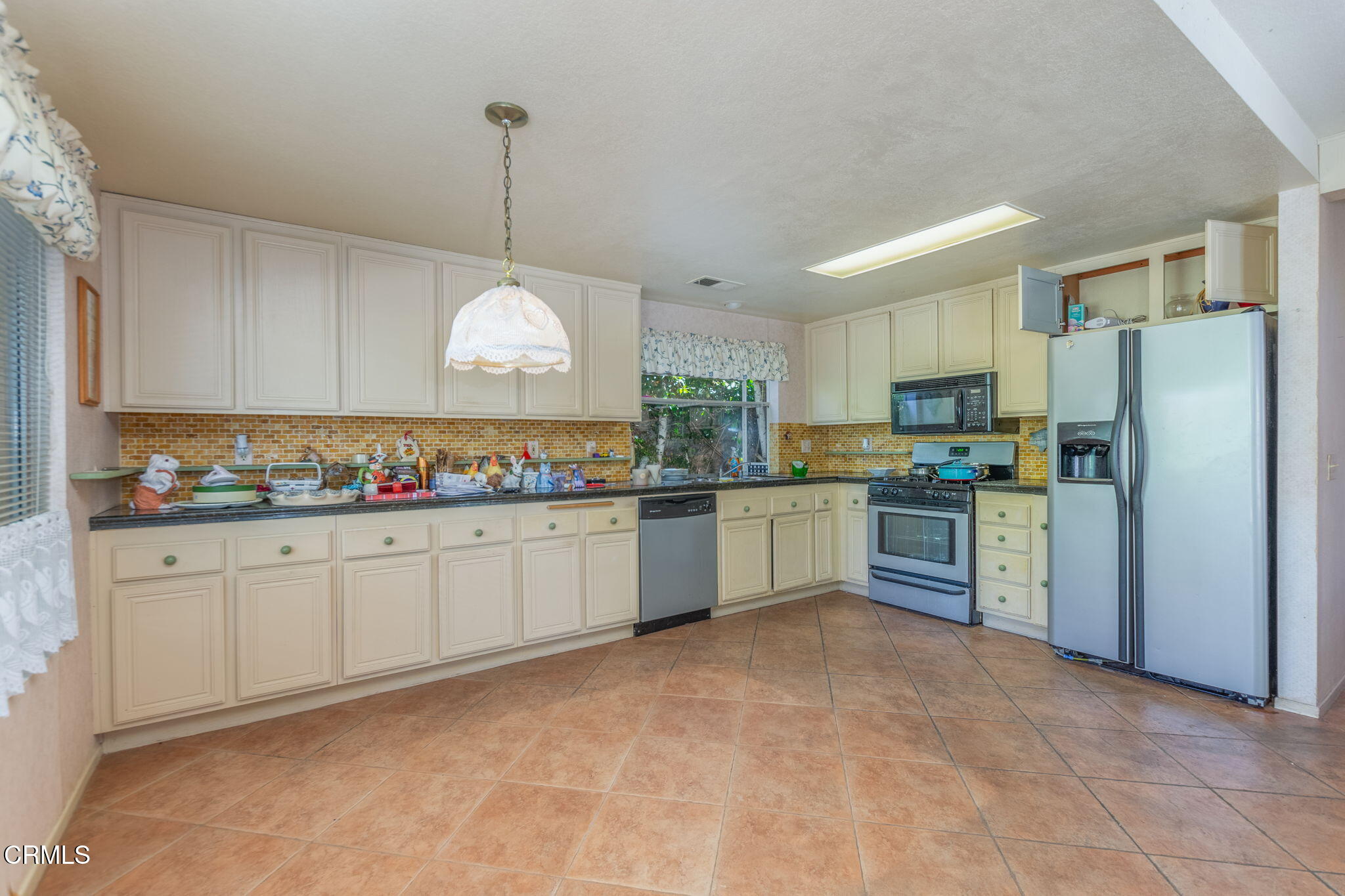 501 Fairfield Road Simi Valley, CA 93065 - Photo 10 of 32 Image-010