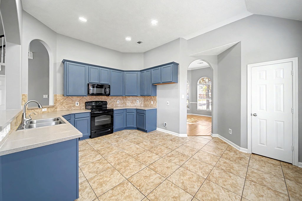 14217 Spring Knoll Lane Rosharon, TX 77583 - Photo 11 of 41