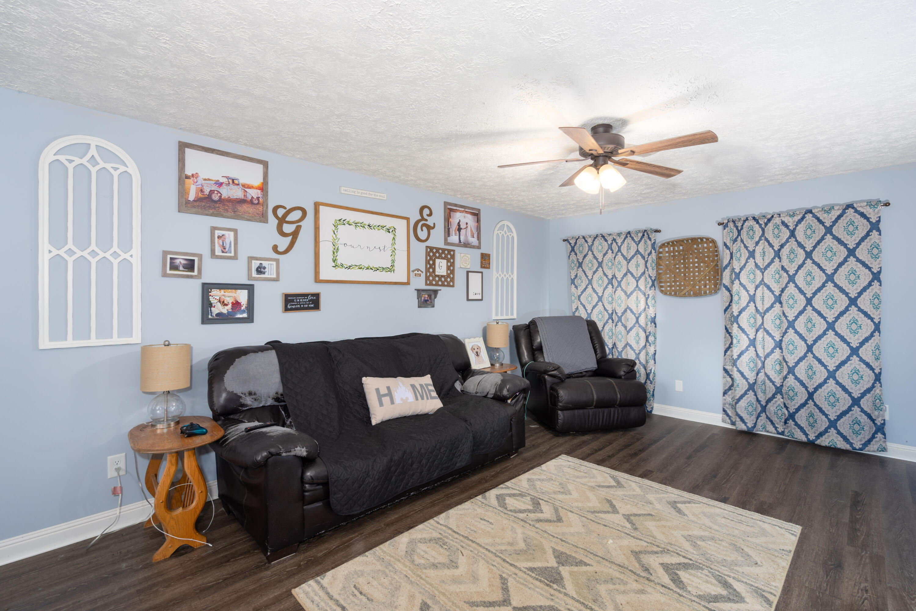465 Shaver Road Dayton, TN 37321 - Photo 9 of 23 Living Room