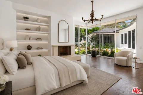 $10,375,000 | 909 North Alpine Drive, Beverly Hills, CA 90210
