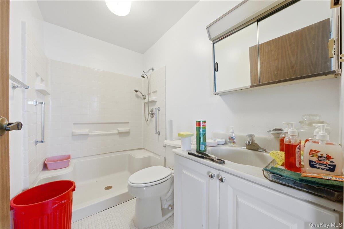 158 Falmouth Court, Unit A Ridge, NY 11961 - Photo 7 of 23