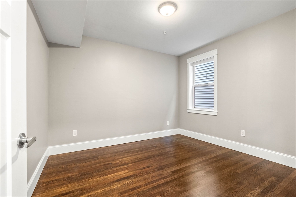 251 Rantoul Street, Unit 1 Beverly, MA 01915 - Photo 31 of 40 Gallery Image 31