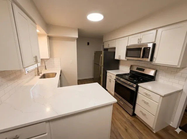 $279,900 | 37684 North Sheridan Road, Beach Park, IL 60087