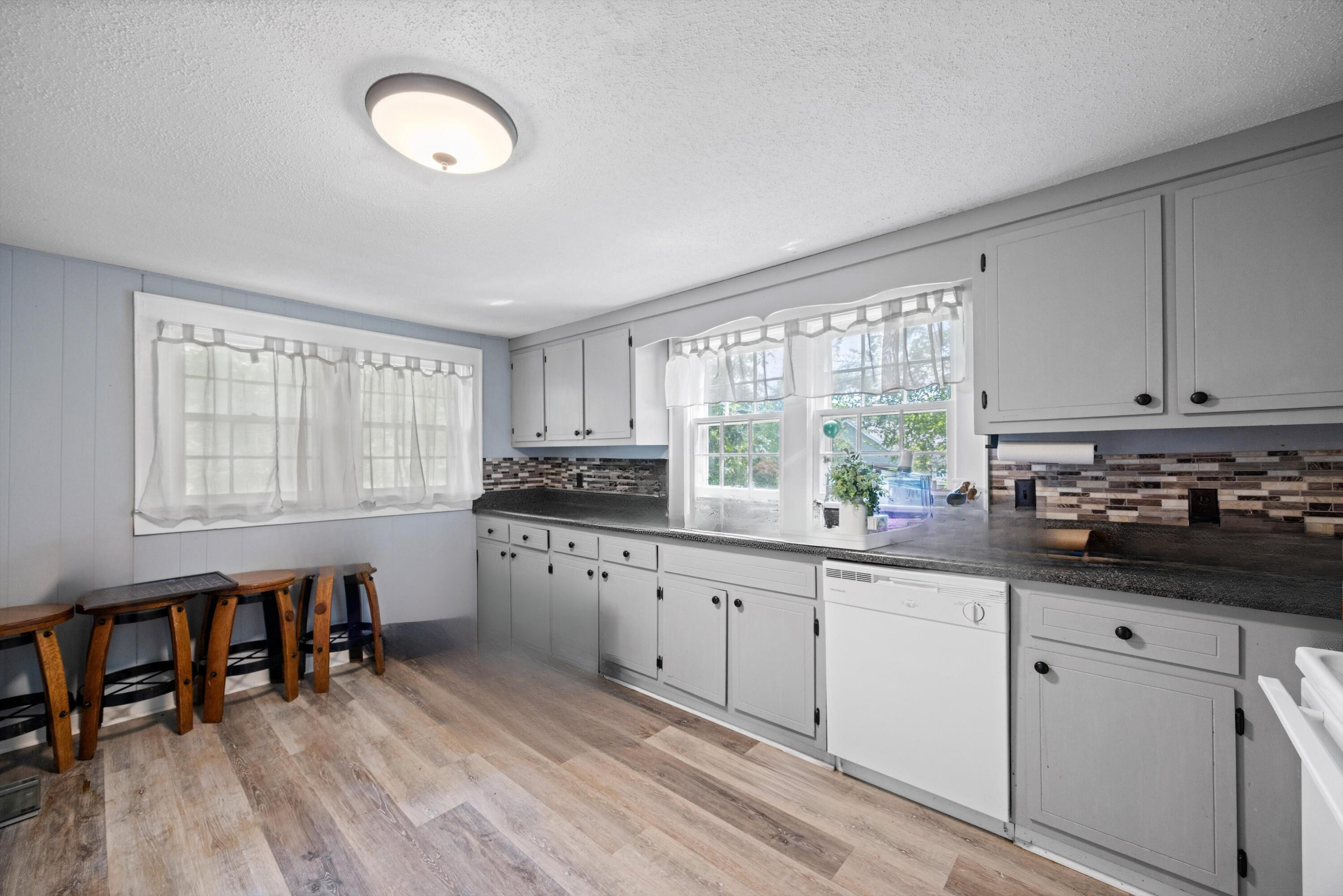 1907 Grand Center Road Chickamauga, GA 30707 - Photo 3 of 12 ec281542-4c77-45e0-9bb2-2e5b1822f860