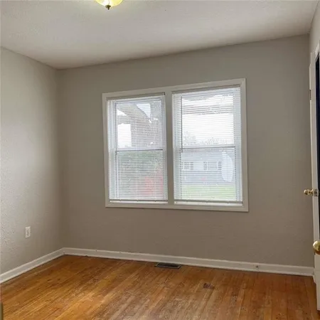 $160,000 | 300 9th Street, Warrensburg, MO 64093