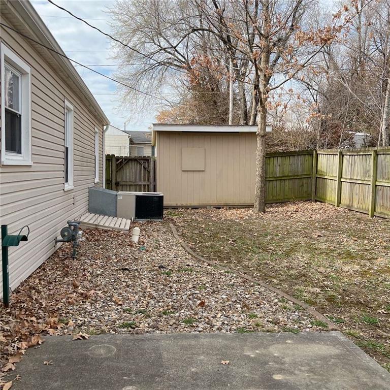 300 9th Street Warrensburg, MO 64093 - Photo 6 of 21