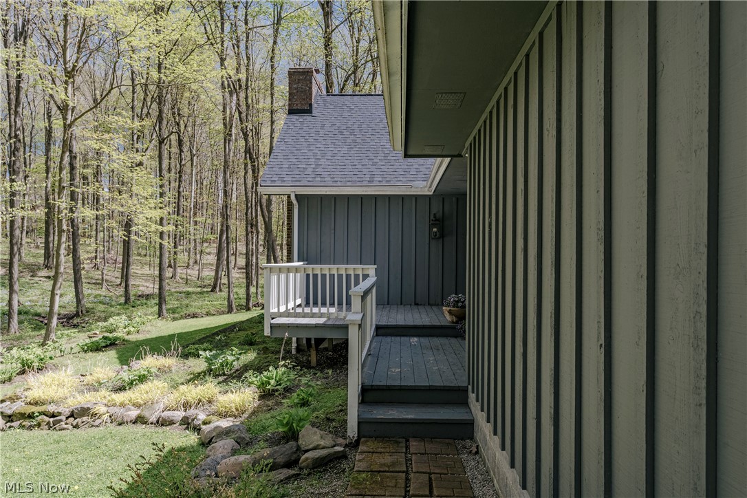 17091 Wing Road Chagrin Falls, OH 44023 - Photo 4 of 44 Gallery Image 4