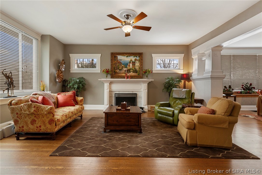 922 East Spring Street New Albany, IN 47150 - Photo 10 of 67 Livingroom