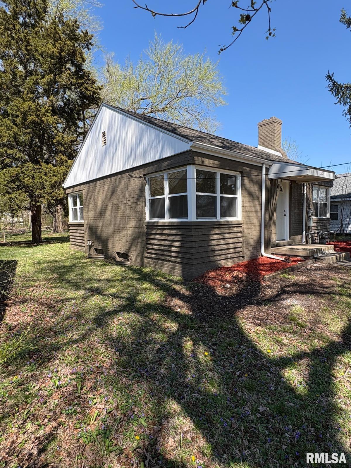 3229 East Enos Avenue Springfield, IL 62702 - Photo 2 of 28