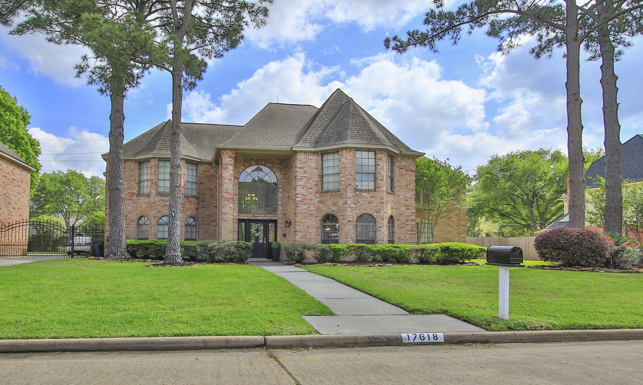 Welcome home to 17618 Hidden Forest Drive in Memorial Northwest