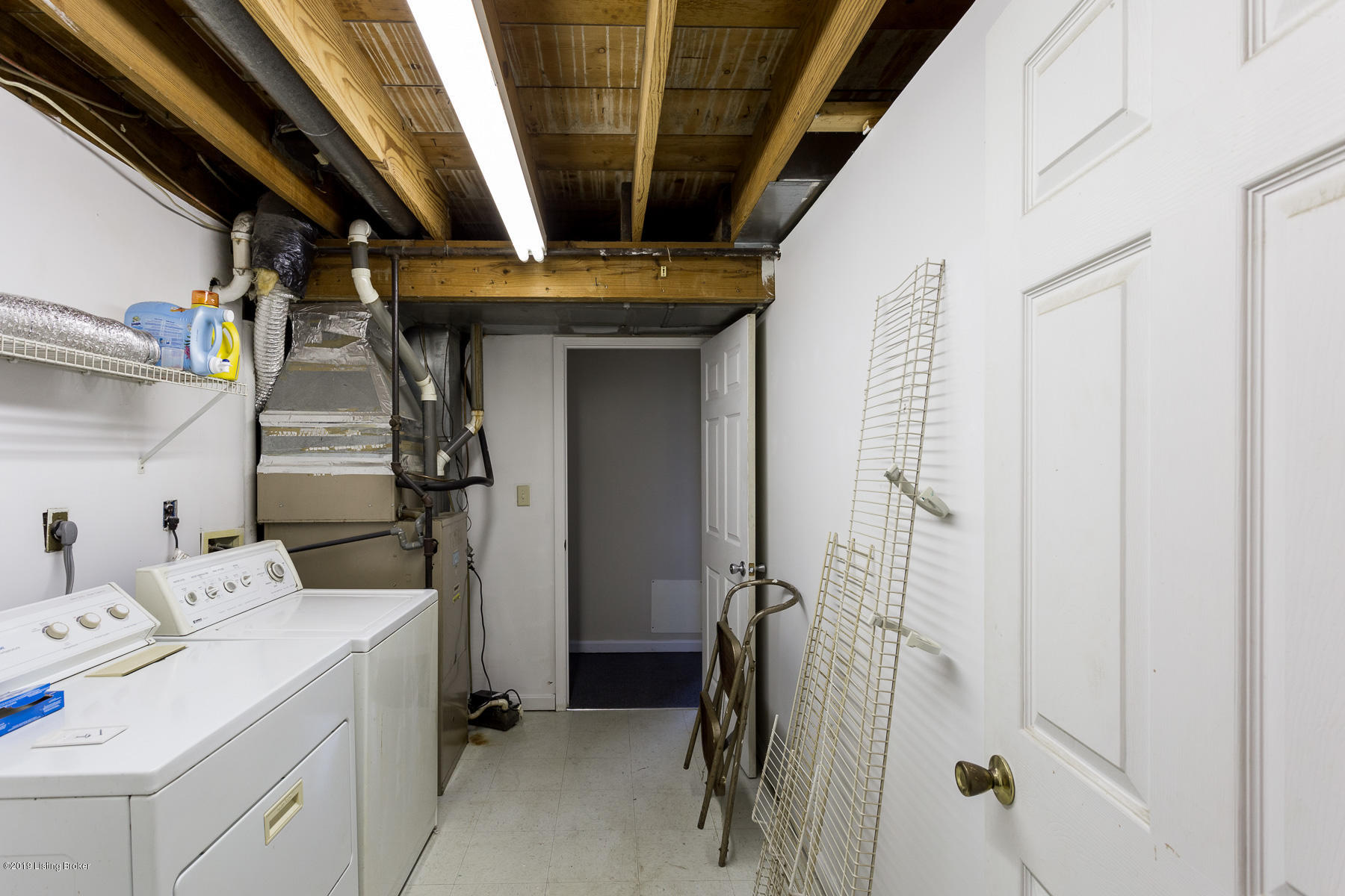 2059 Raymond Road Shepherdsville, KY 40165 - Photo 29 of 40 Laundry Room