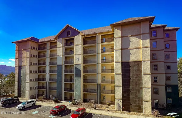 $409,900 | 124 Plaza Drive, Unit 1502, Pigeon Forge, TN 37863