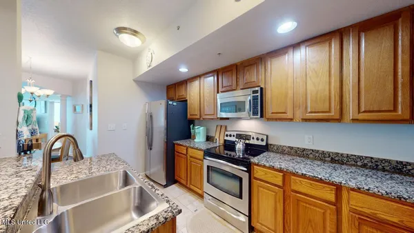 $2,995 | 2228 Beach Drive, Unit 704, Gulfport, MS 39507