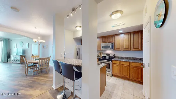 $2,995 | 2228 Beach Drive, Unit 704, Gulfport, MS 39507