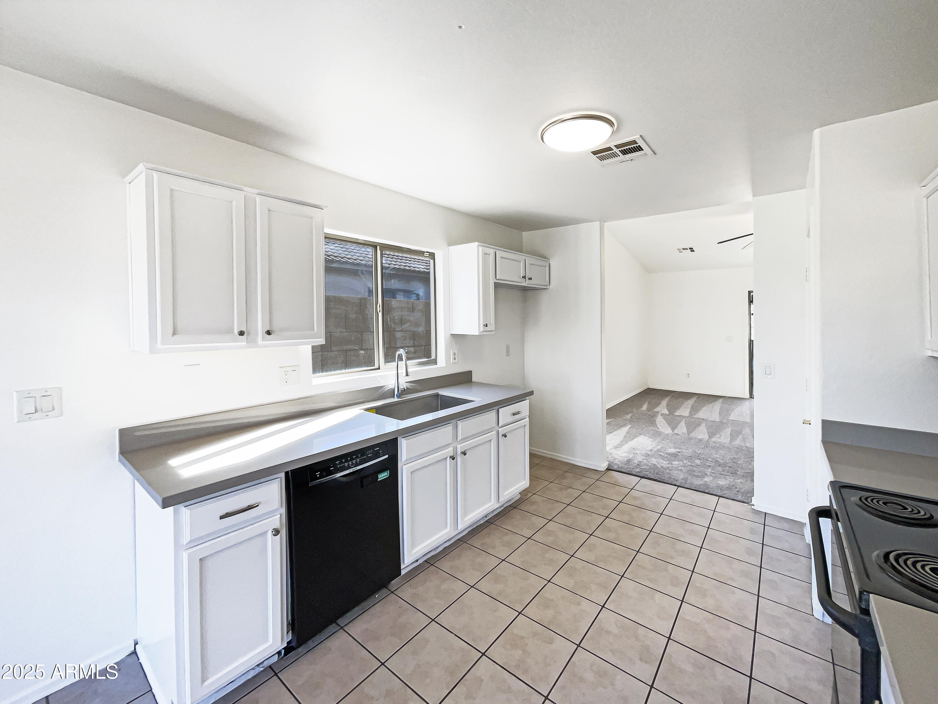 1213 West Darrel Road Phoenix, AZ 85041 - Photo 9 of 21 listing_8
