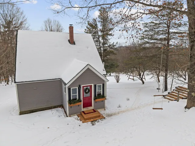 $395,000 | 406 Pinnacle Road, Canaan, ME 04924