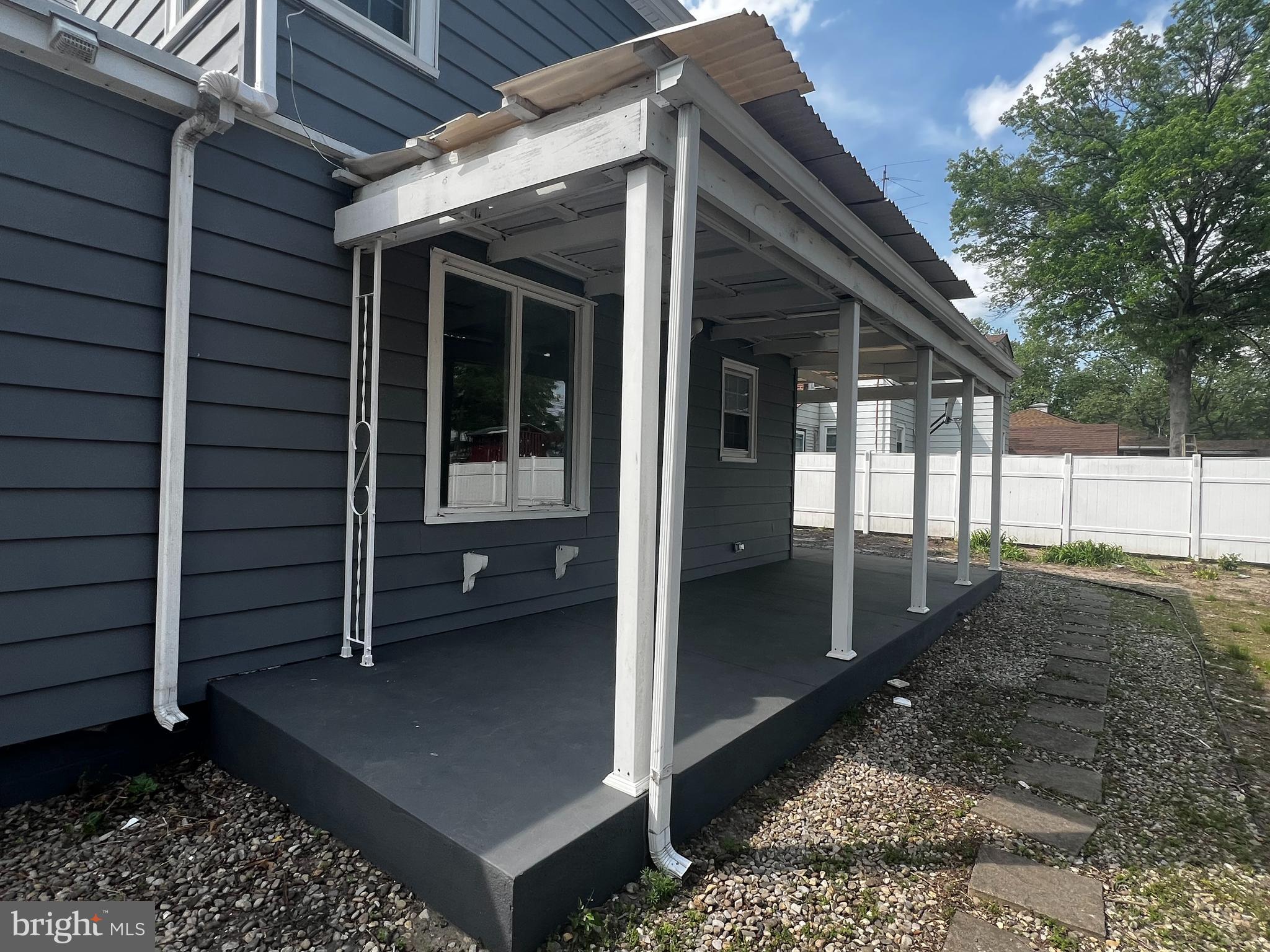 17 Wayne Road Bridgeton, NJ 08302 - Photo 8 of 49 a view of a porch
