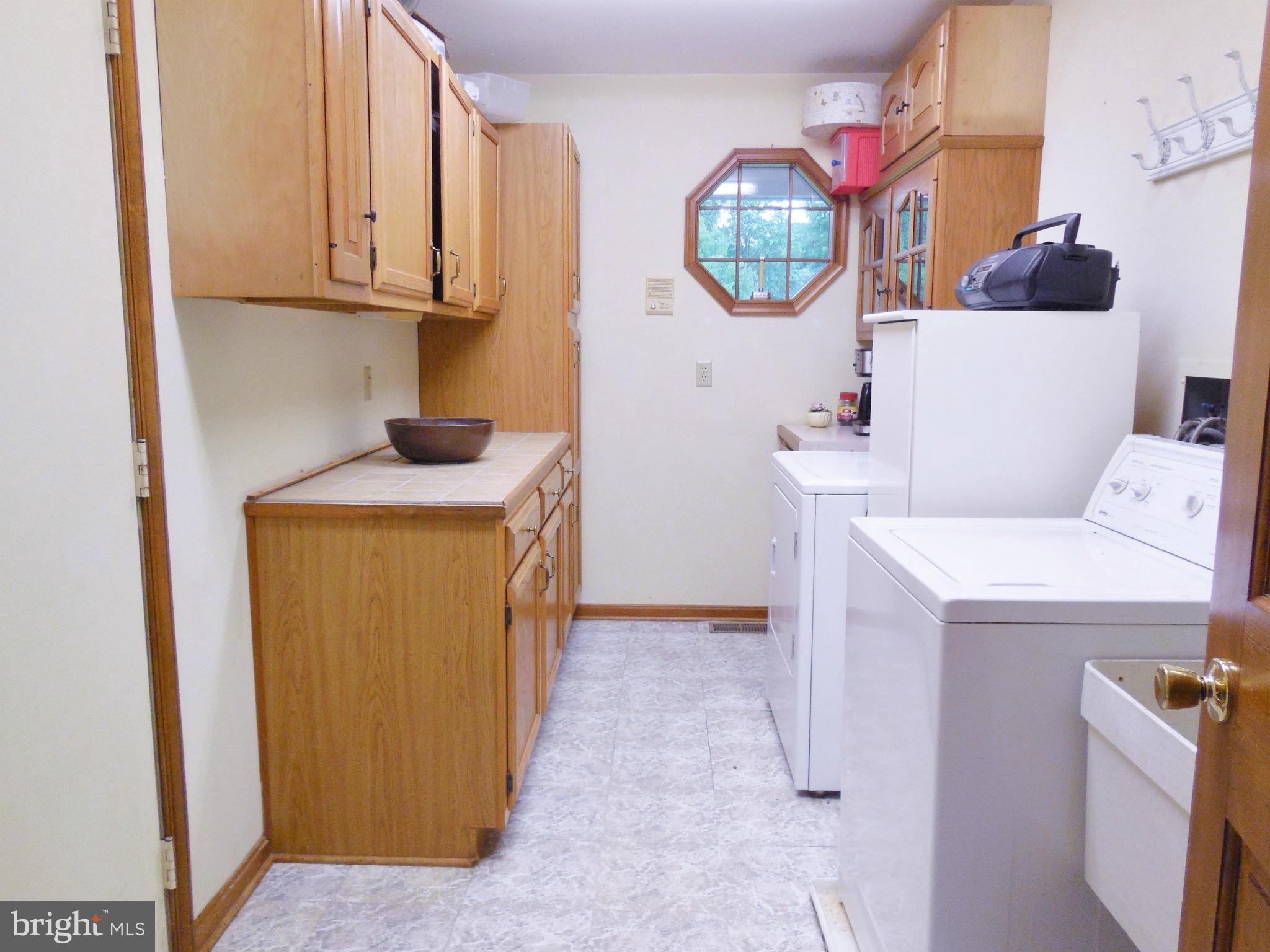 4103 Spring View Drive Jefferson, MD 21755 - Photo 27 of 30 Main level laundry