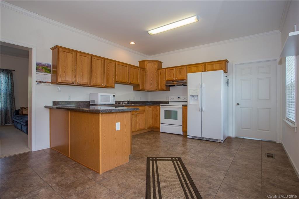 11 Little Oak Road Leicester, NC 28748 - Photo 5 of 19 Gallery Image 5