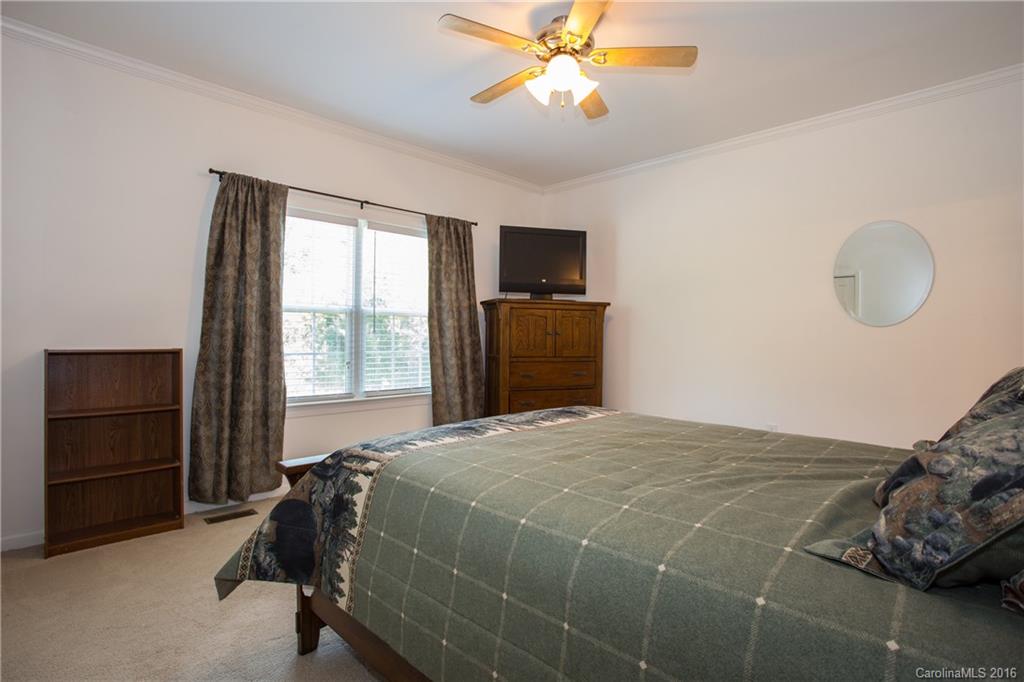 11 Little Oak Road Leicester, NC 28748 - Photo 6 of 19 Gallery Image 6