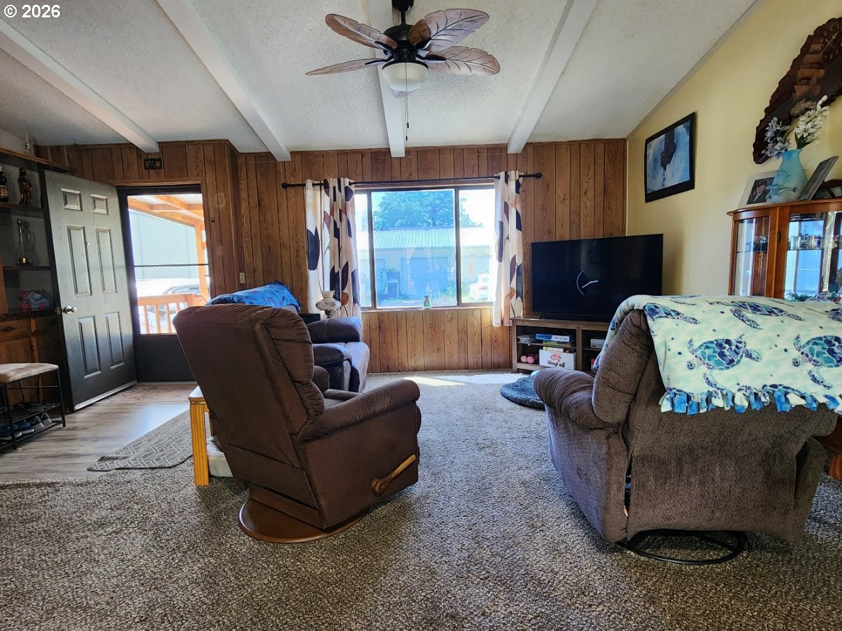 430 Birch Street Drain, OR 97435 - Photo 10 of 34 Living Room