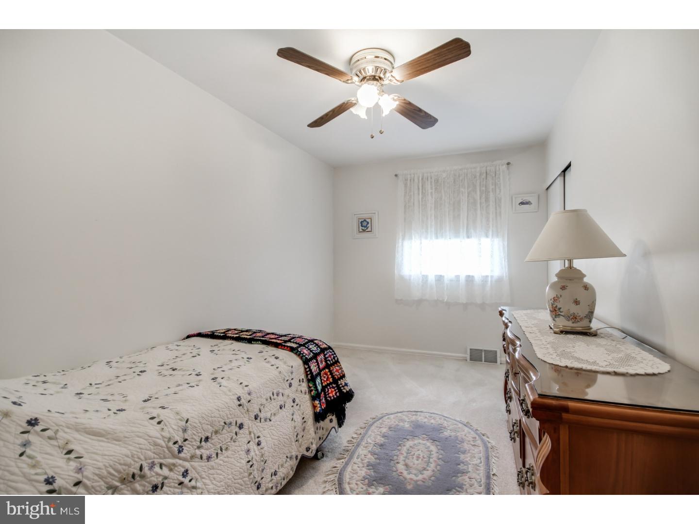 9723 Portis Road Philadelphia, PA 19115 - Photo 12 of 17