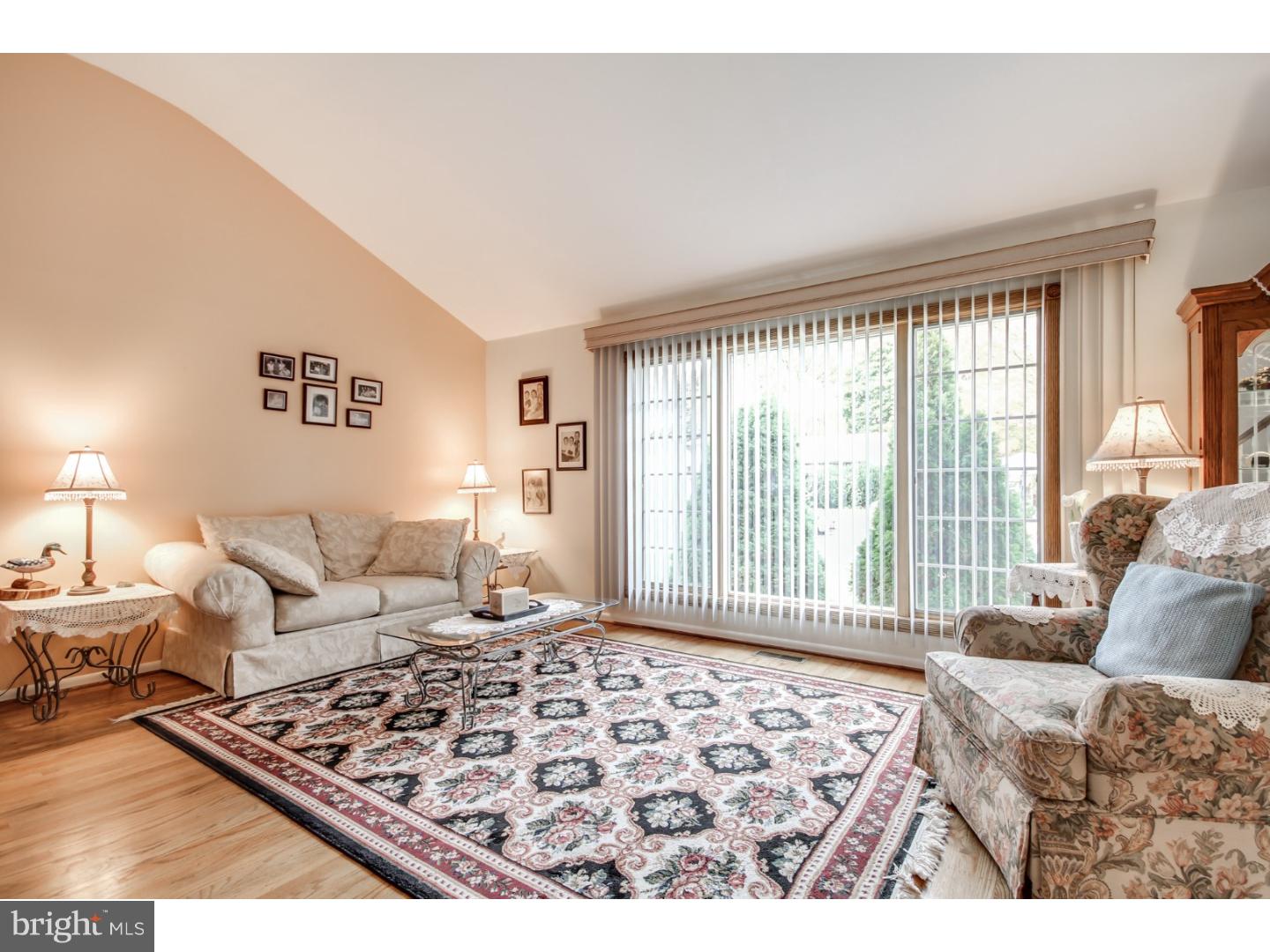 9723 Portis Road Philadelphia, PA 19115 - Photo 3 of 17