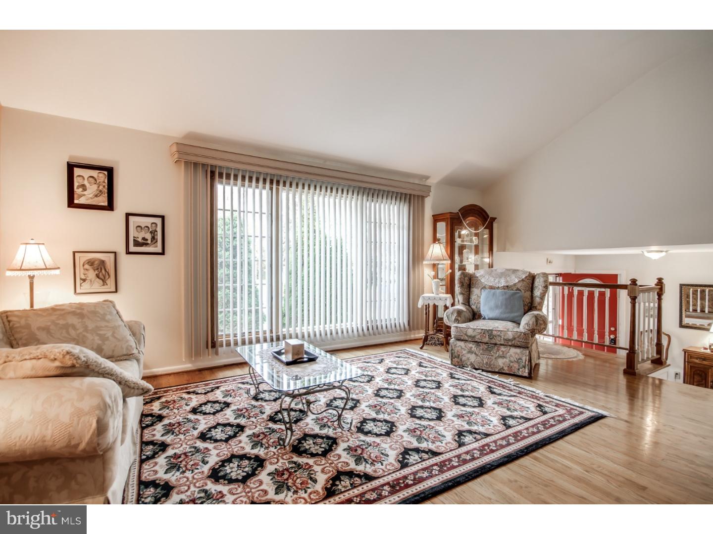9723 Portis Road Philadelphia, PA 19115 - Photo 4 of 17