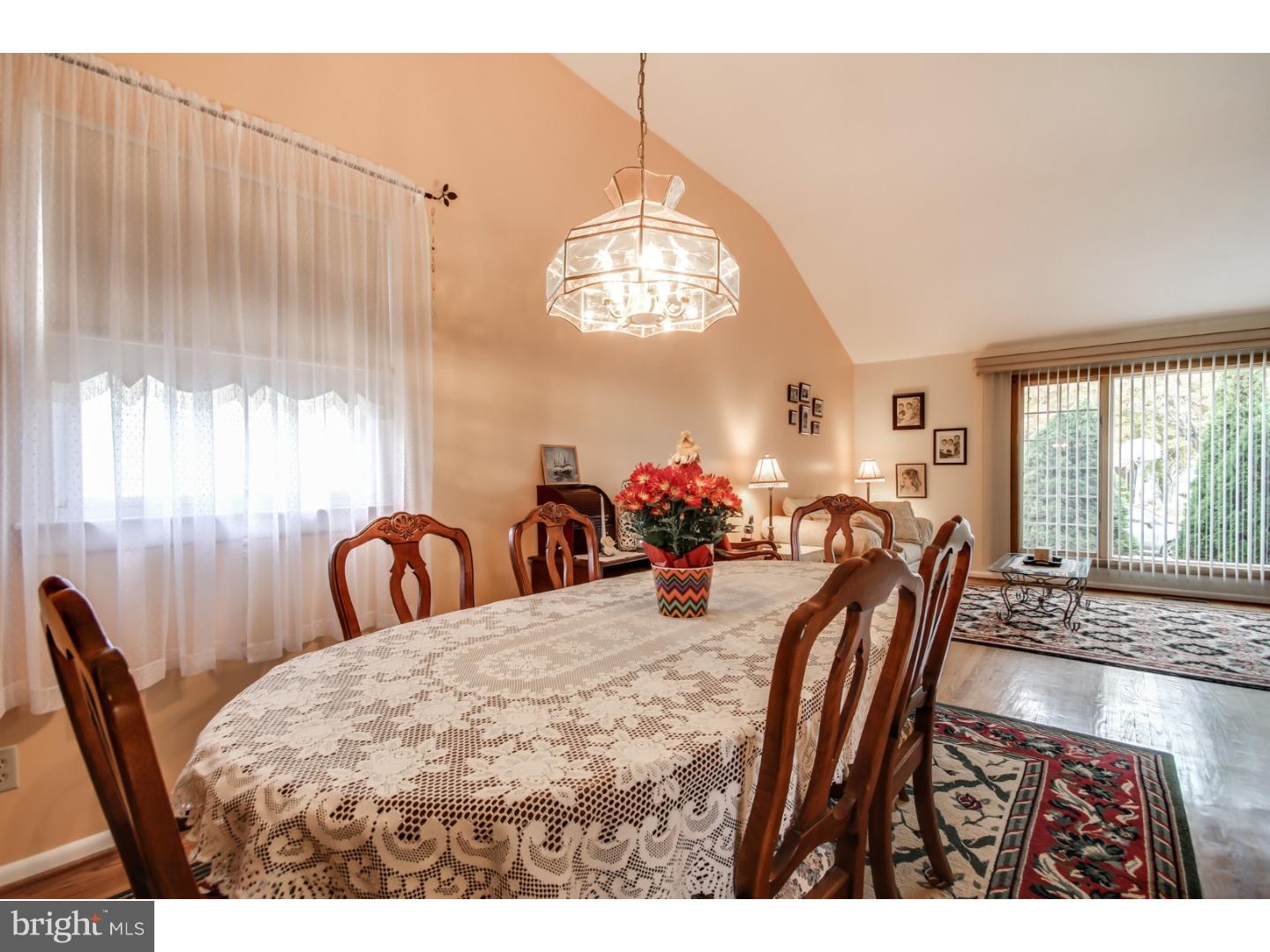 9723 Portis Road Philadelphia, PA 19115 - Photo 7 of 17