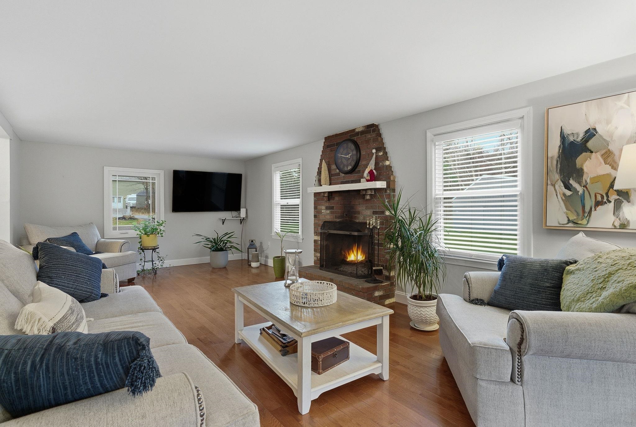 74 Speare Road Hudson, NH 03051 - Photo 14 of 38