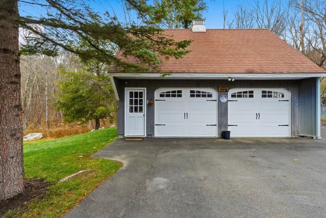 $699,999 | 74 Speare Road, Hudson, NH 03051