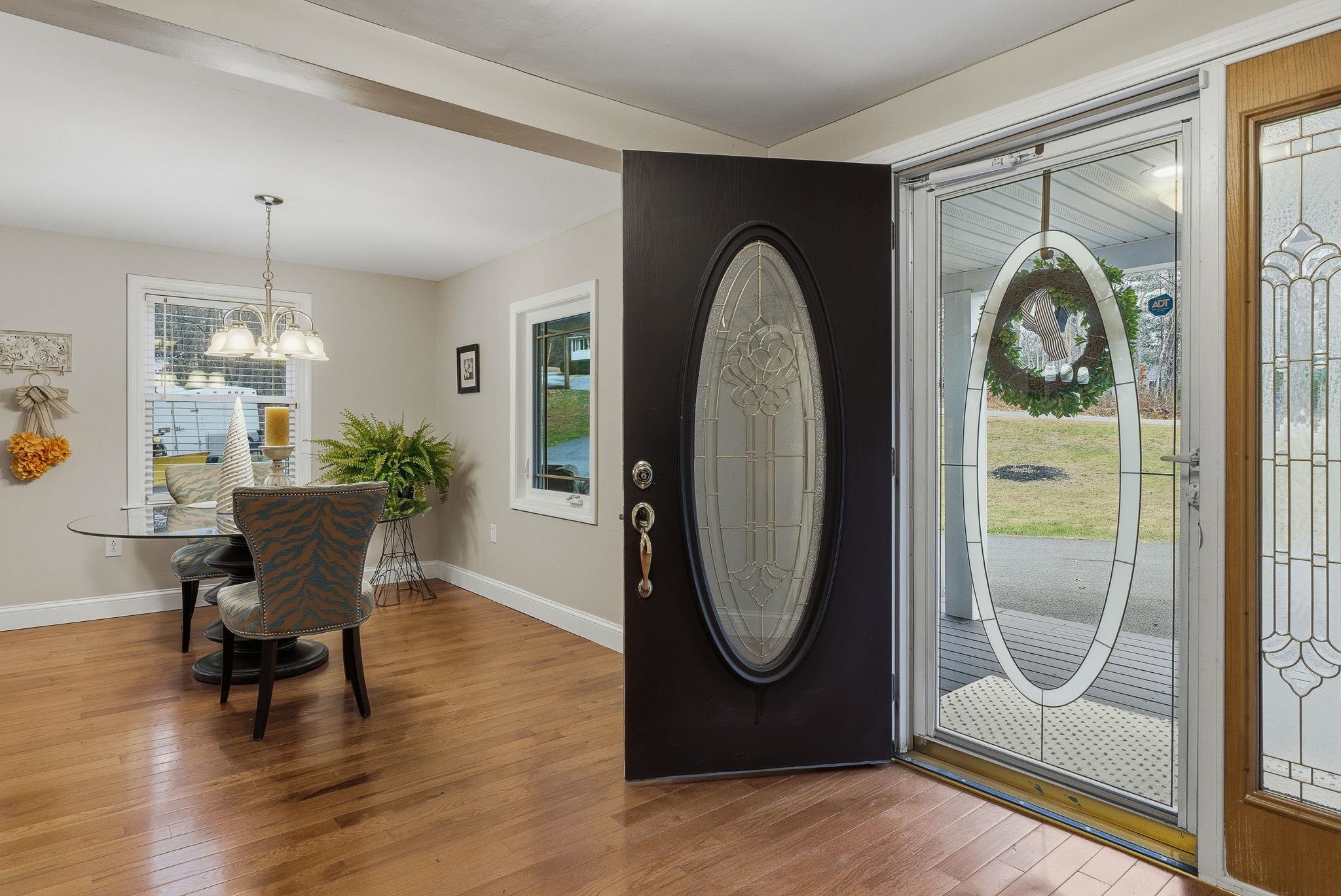 74 Speare Road Hudson, NH 03051 - Photo 5 of 38