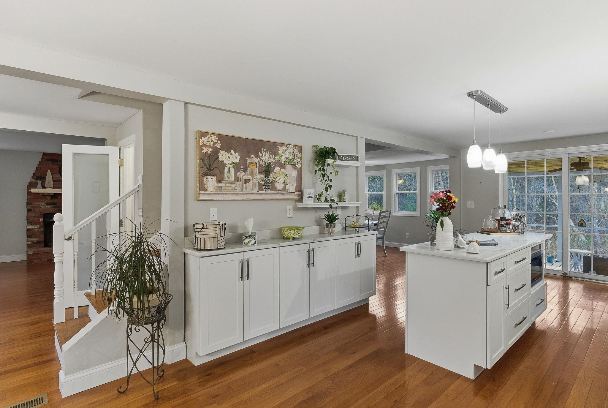 74 Speare Road Hudson, NH 03051 - Photo 8 of 38