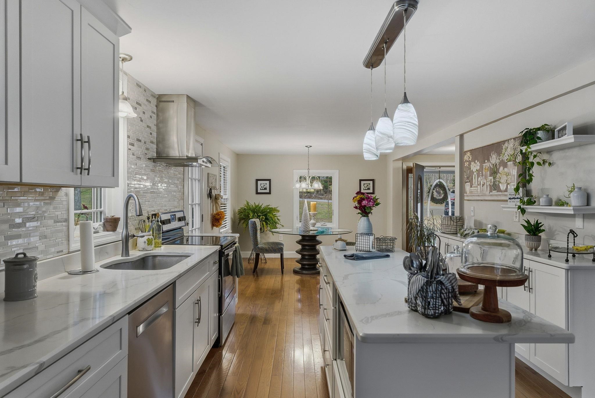 74 Speare Road Hudson, NH 03051 - Photo 9 of 38