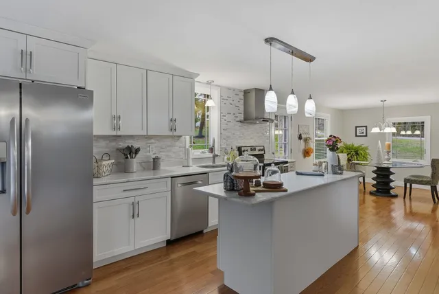 $699,999 | 74 Speare Road, Hudson, NH 03051