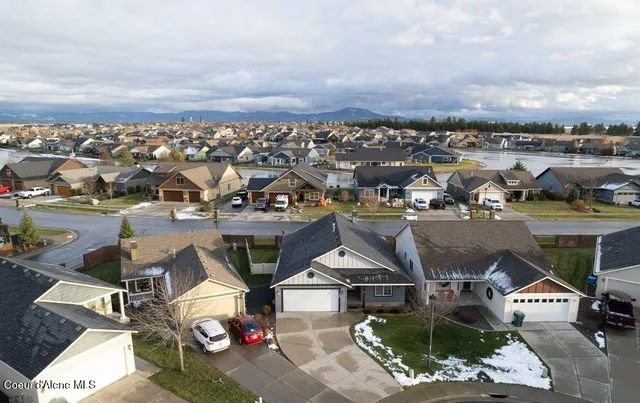 $439,900 | 7942 West Kayak Court, Rathdrum, ID 83858