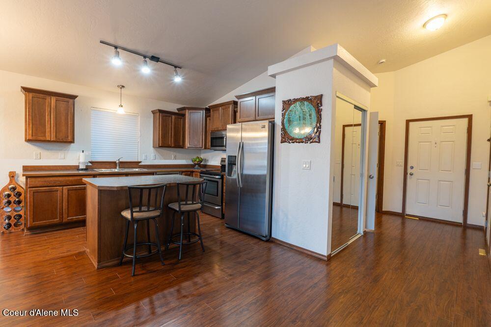 7942 West Kayak Court Rathdrum, ID 83858 - Photo 4 of 23 Wide Hallway to front door