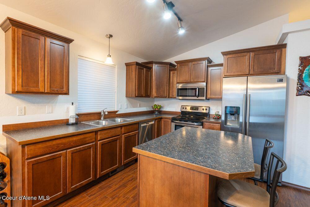 7942 West Kayak Court Rathdrum, ID 83858 - Photo 5 of 23 Kitchen Island