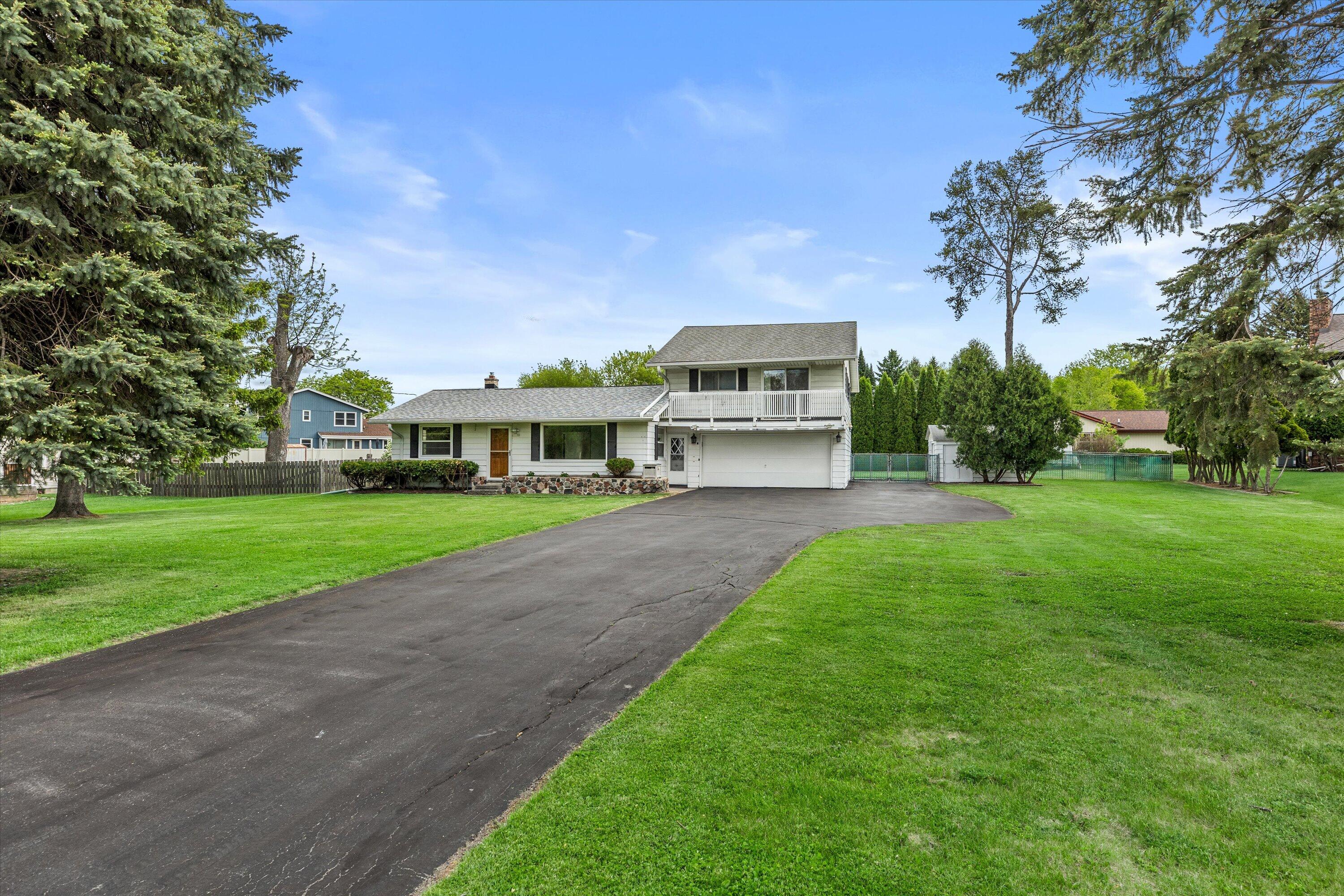 21190 Watertown Road Brookfield, WI 53045 - Photo 3 of 44 02-0G8A1627