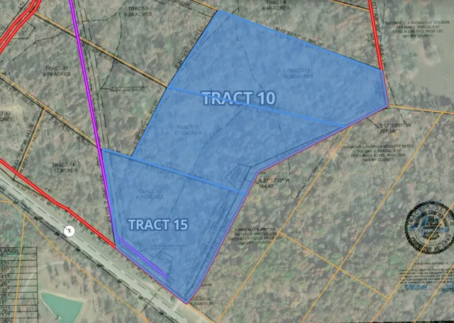 a view of a tennis court