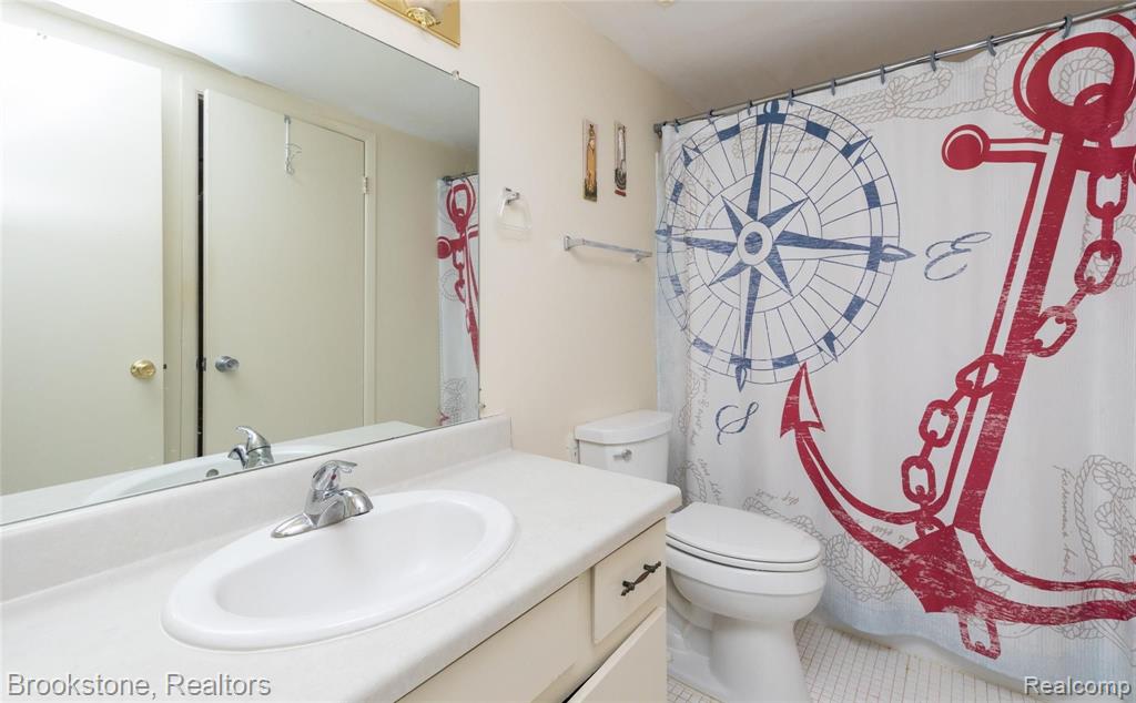 1677 Riverside Drive, Unit 13 Rochester Hills, MI 48309 - Photo 19 of 21