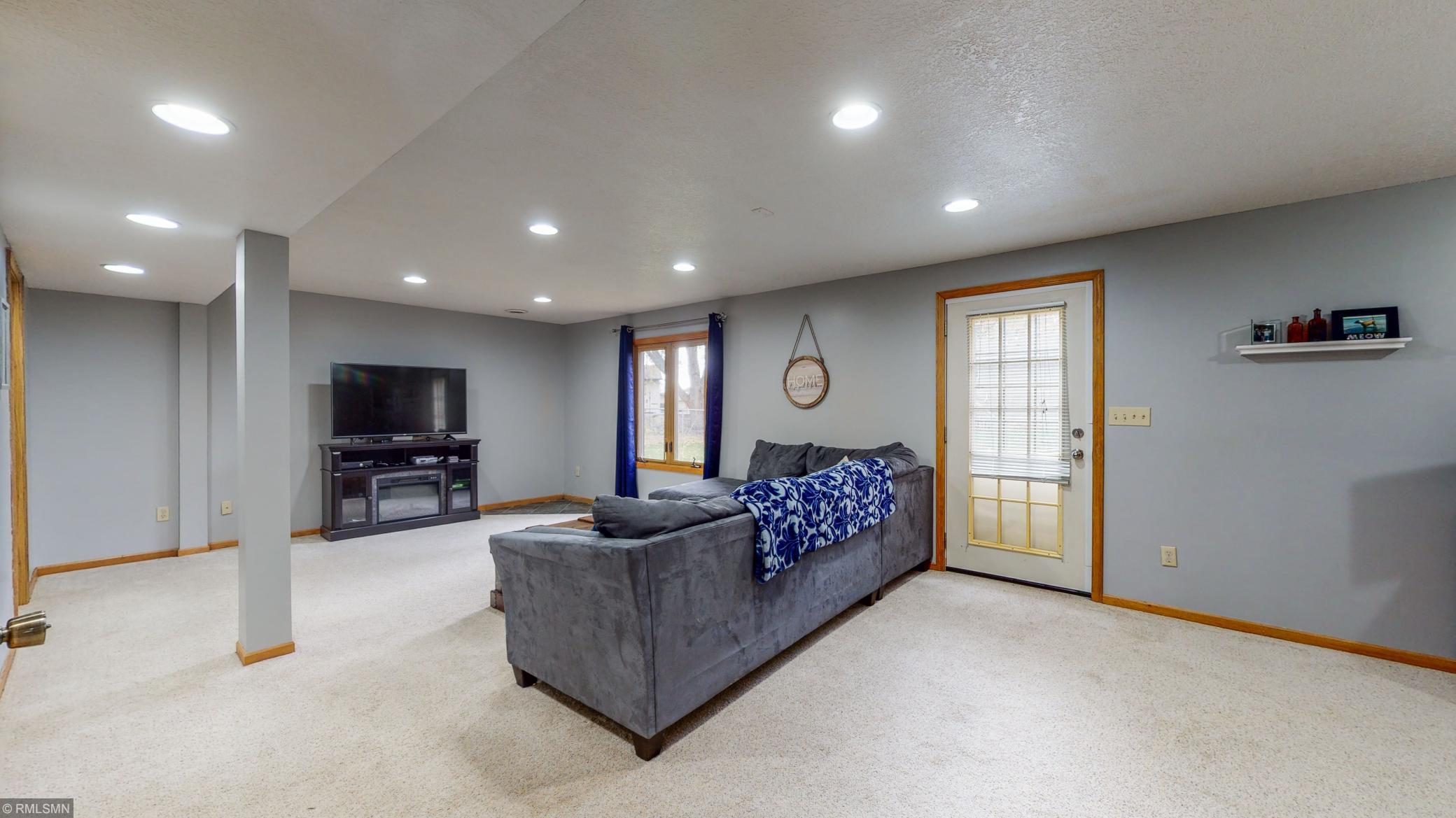 918 23rd Street Southeast Rochester, MN 55904 - Photo 14 of 27 Gallery Image 14