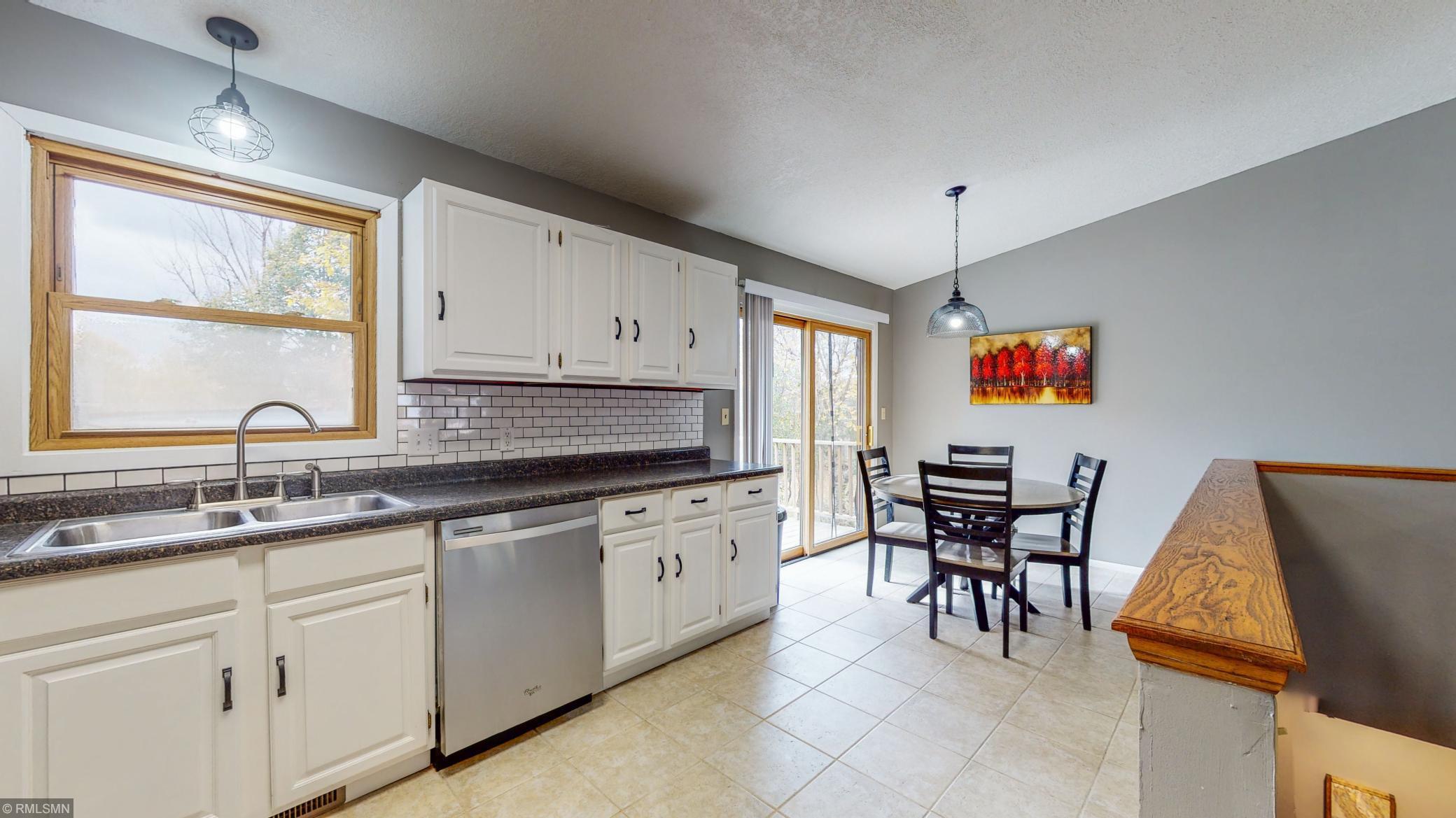 918 23rd Street Southeast Rochester, MN 55904 - Photo 4 of 27 Gallery Image 4