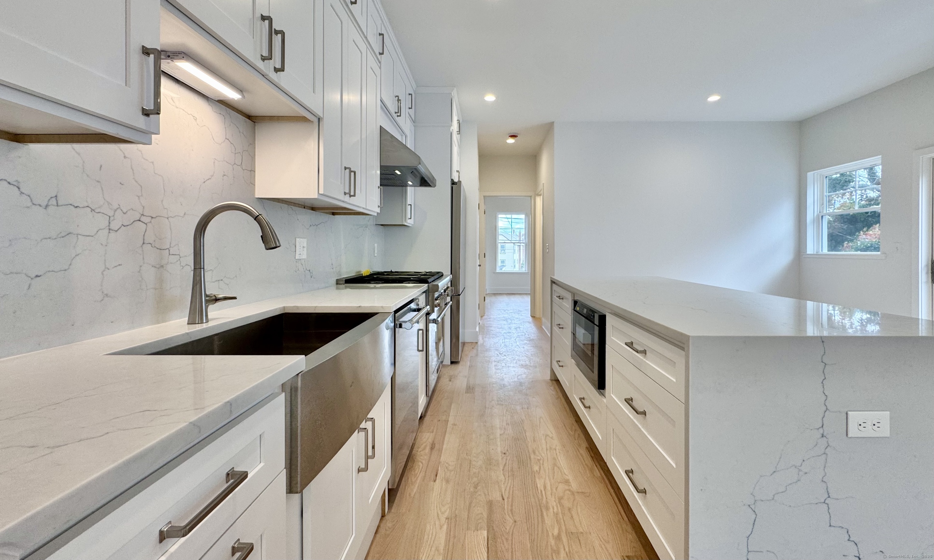 25 Village Road Milford, CT 06460 - Photo 2 of 24