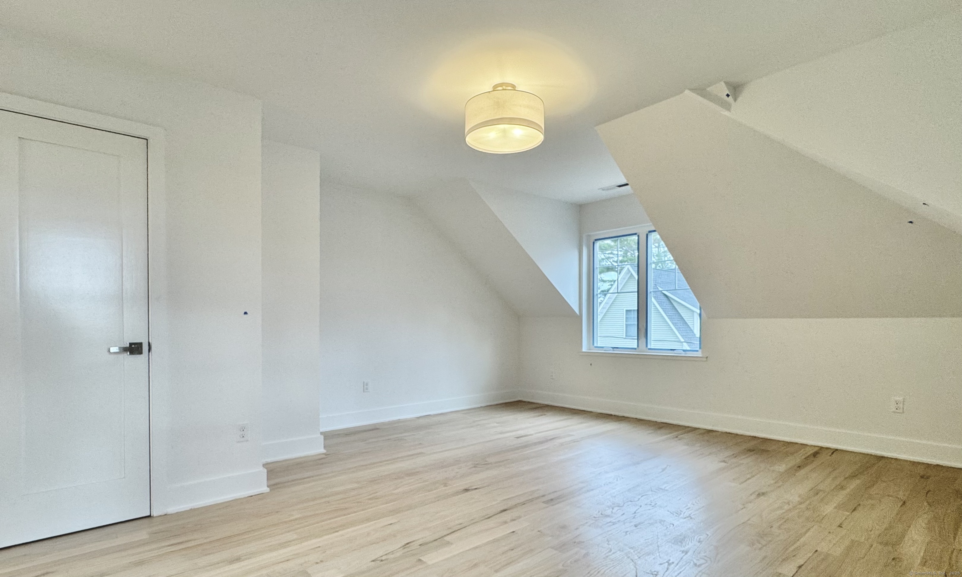 25 Village Road Milford, CT 06460 - Photo 6 of 24