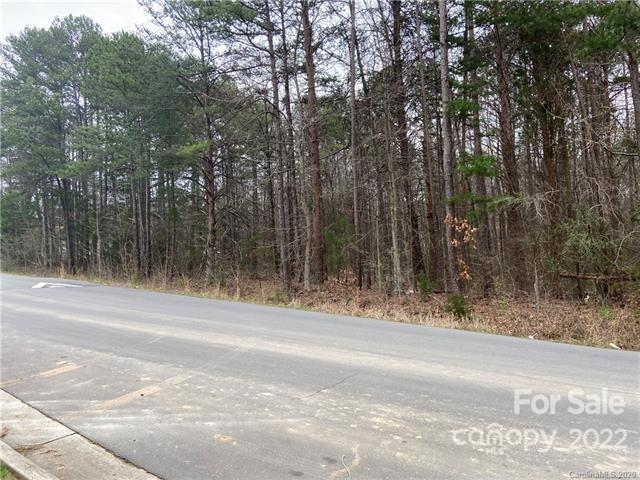 706 Morningside Road Charlotte, NC 28214 - Photo 10 of 11 a view of a yard with large trees