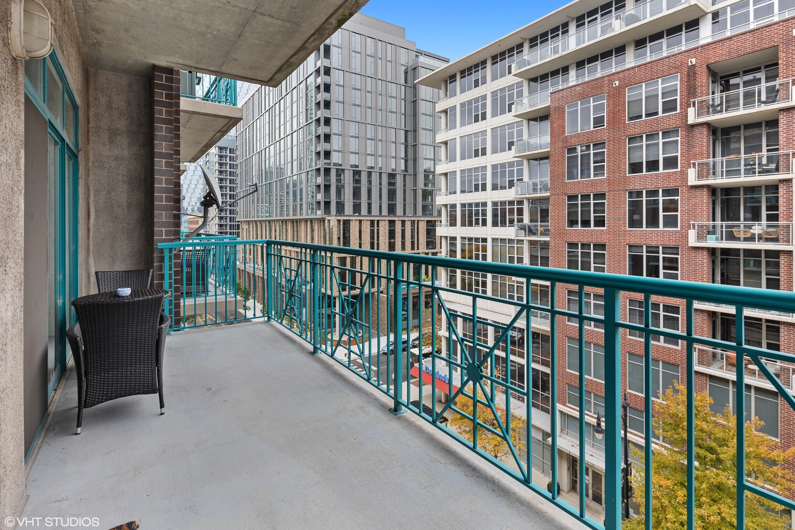 910 West Madison Street, Unit 603 Chicago, IL 60607 - Photo 8 of 15 a view of a building from a balcony