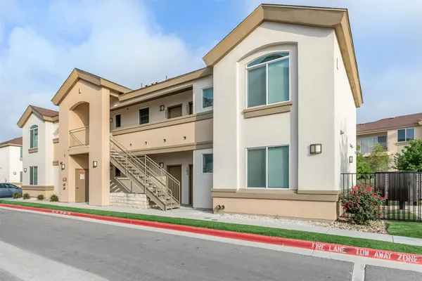 $950 | 1201 West Whitestone Boulevard, Unit H202, Cedar Park, TX 78613